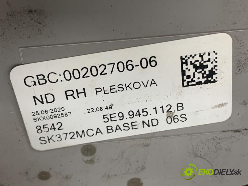 SKODA OCTAVIA III Kombi 2018 110 kW 2.0 TDI 1968 světlo pravý zadní část 5E9945112B