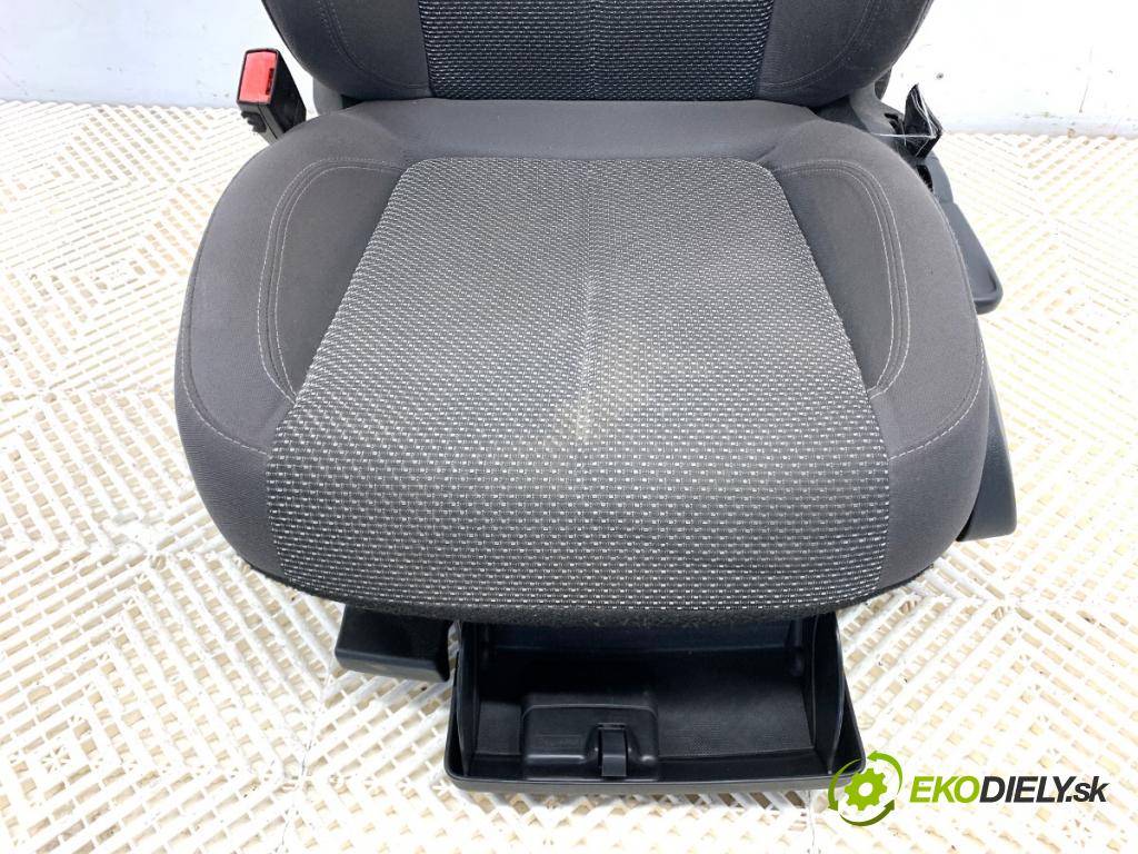 SEAT EXEO Kombi 2012 155 kW 2.0 TFSI 1984 sedadlo levý přední část