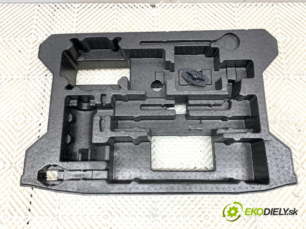 SUZUKI SX4 liftback 2019 103 kW 1.4 T (AKK 414) 1373 souprava náradí 75491-61M00