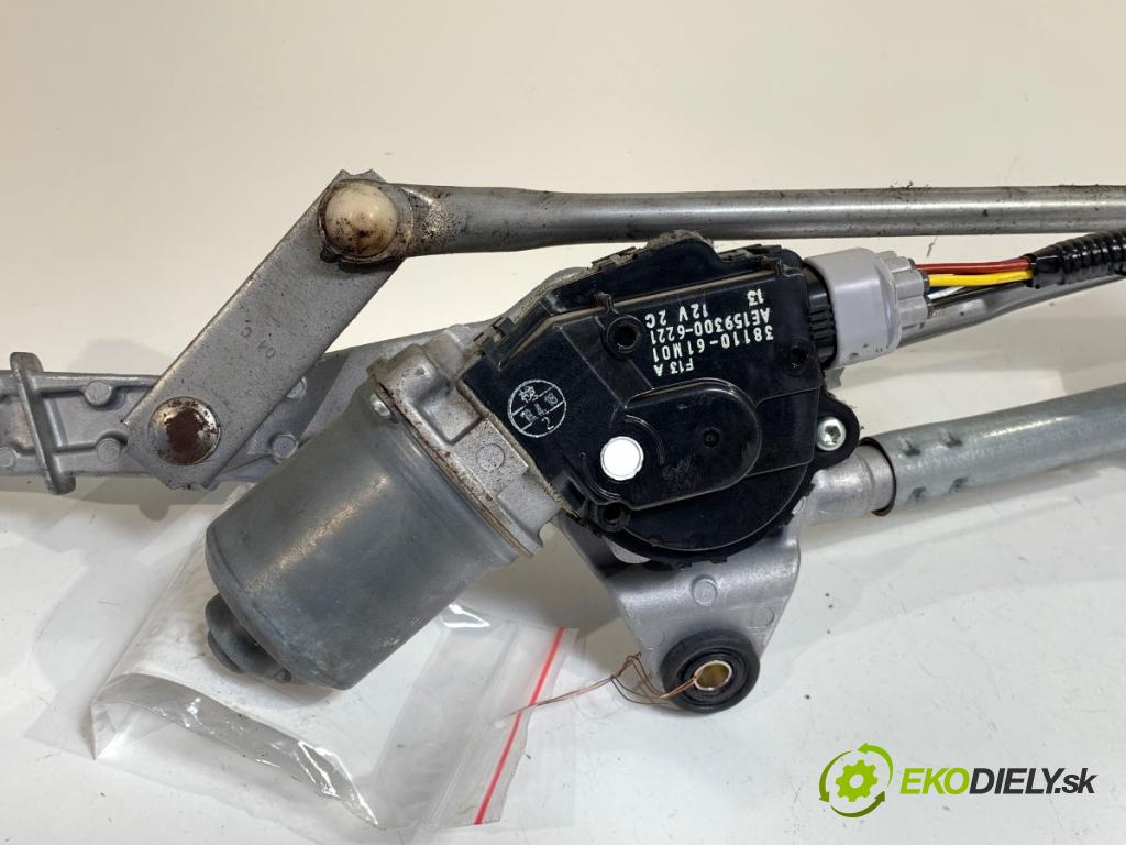SUZUKI SX4 liftback 2019 103 kW 1.4 T (AKK 414) 1373 mechanismus stěračů přední část 38110-61M01 (Motorek stěračů přední)