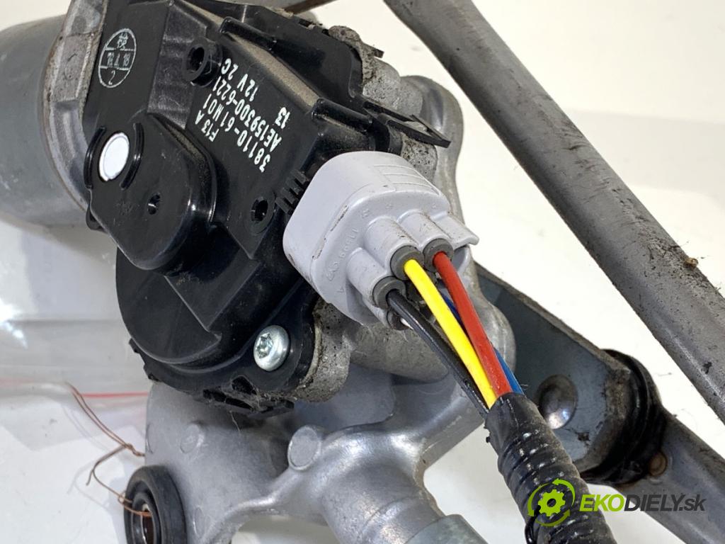 SUZUKI SX4 liftback 2019 103 kW 1.4 T (AKK 414) 1373 mechanismus stěračů přední část 38110-61M01 (Motorek stěračů přední)