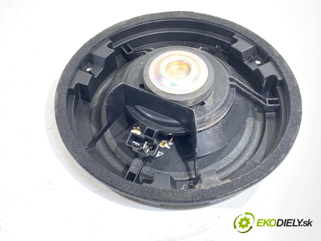 SUZUKI SX4 liftback 2019 103 kW 1.4 T (AKK 414) 1373 reproduktory 39102-61M00