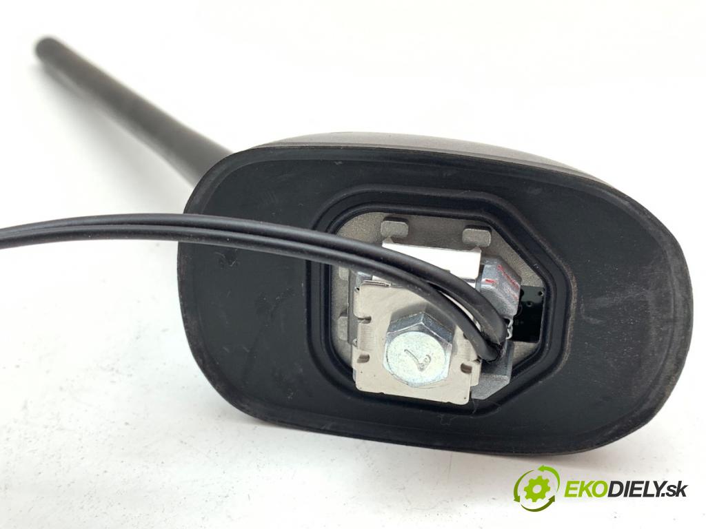SUZUKI SX4 liftback 2019 103 kW 1.4 T (AKK 414) 1373 ANTENA