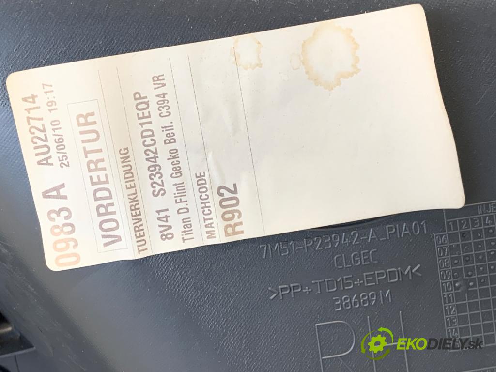 FORD KUGA I SUV 2010 100 kW 2.0 TDCi 1997 čalúnenie Dvere pravy predný