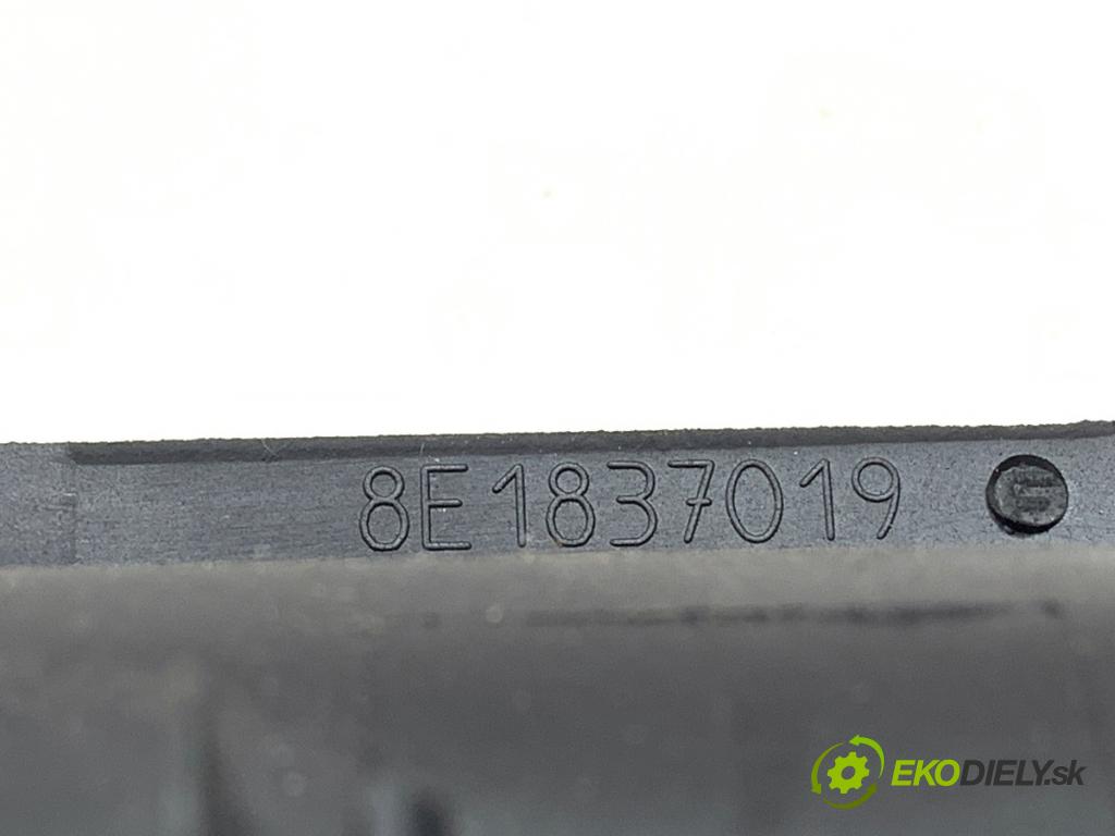 SEAT EXEO Kombi 2012 155 kW 2.0 TFSI 1984 klika vnitřní levý přední část 8E1837019
