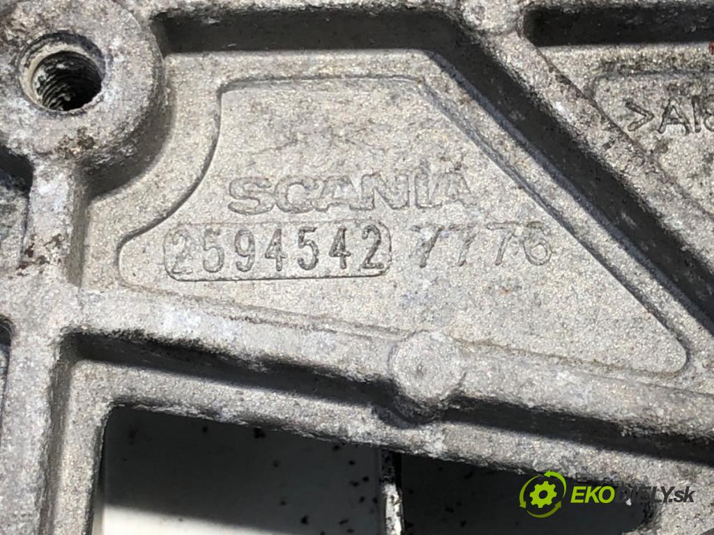 SCANIA L,P,G,R,S - series Ciągnik siodłowy 2018 331 kW S450 331 kW [450 KM] olej napędowy 2016 - 2022 12742 držák nárazníka levý 2594542