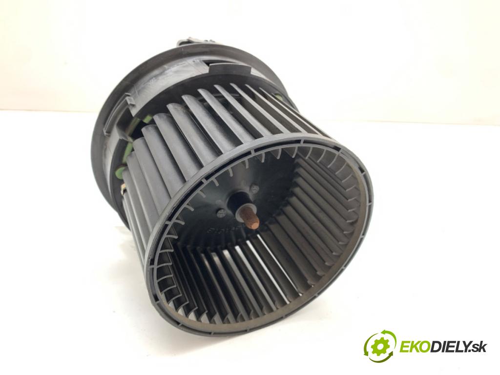 NISSAN JUKE SUV 2023 84 kW 1.0 999 ventilátor kúrenia T73641C