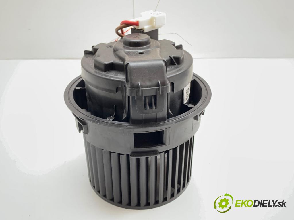 NISSAN JUKE SUV 2023 84 kW 1.0 999 ventilátor kúrenia T73641C