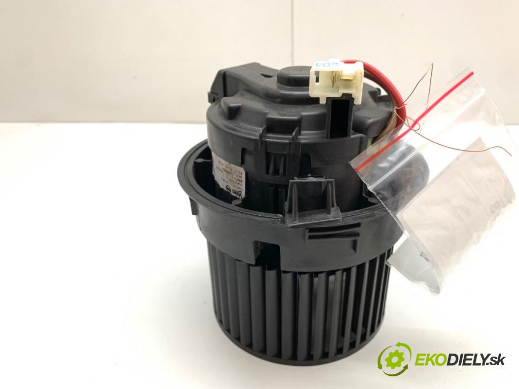 NISSAN JUKE SUV 2023 84 kW 1.0 999 ventilátor kúrenia T73641C