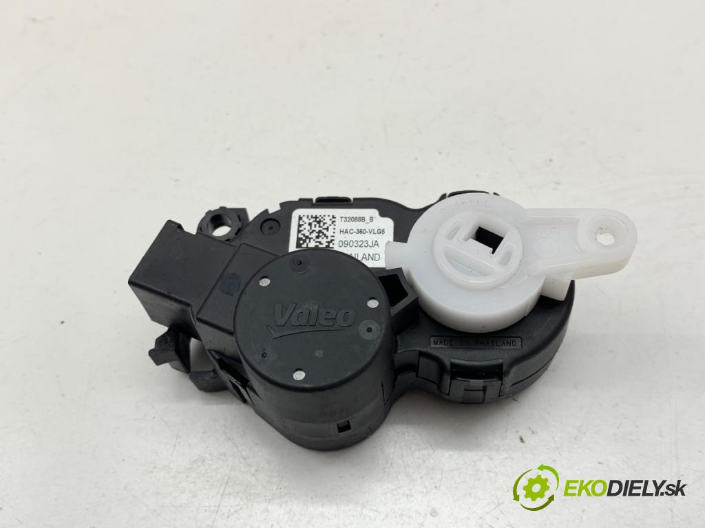 NISSAN JUKE SUV 2023 84 kW 1.0 999 motor topení T32088B