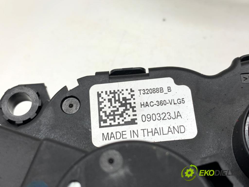 NISSAN JUKE SUV 2023 84 kW 1.0 999 motor topení T32088B