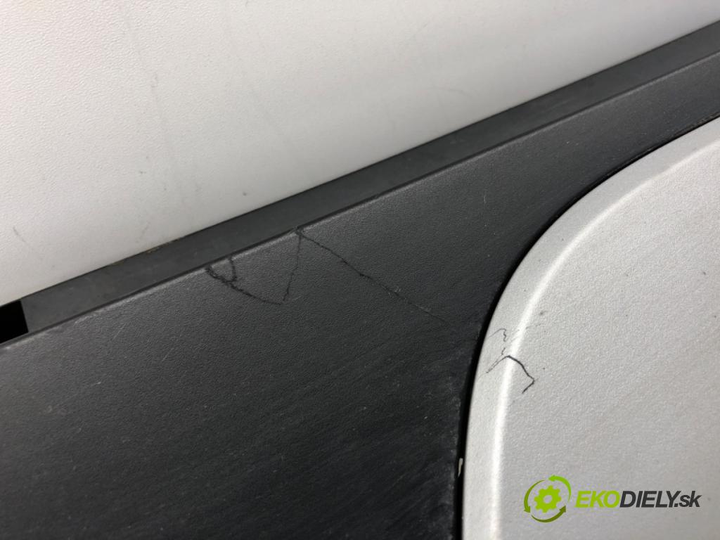 SUZUKI SX4 liftback 2019 103 kW 1.4 T (AKK 414) 1373 Lišta prahová pravy