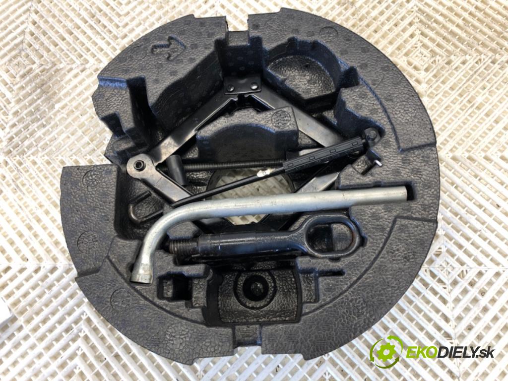 SKODA OCTAVIA III liftback 2013 132 kW 1.8 TSI 1798 Súprava náradia 5E0012115E