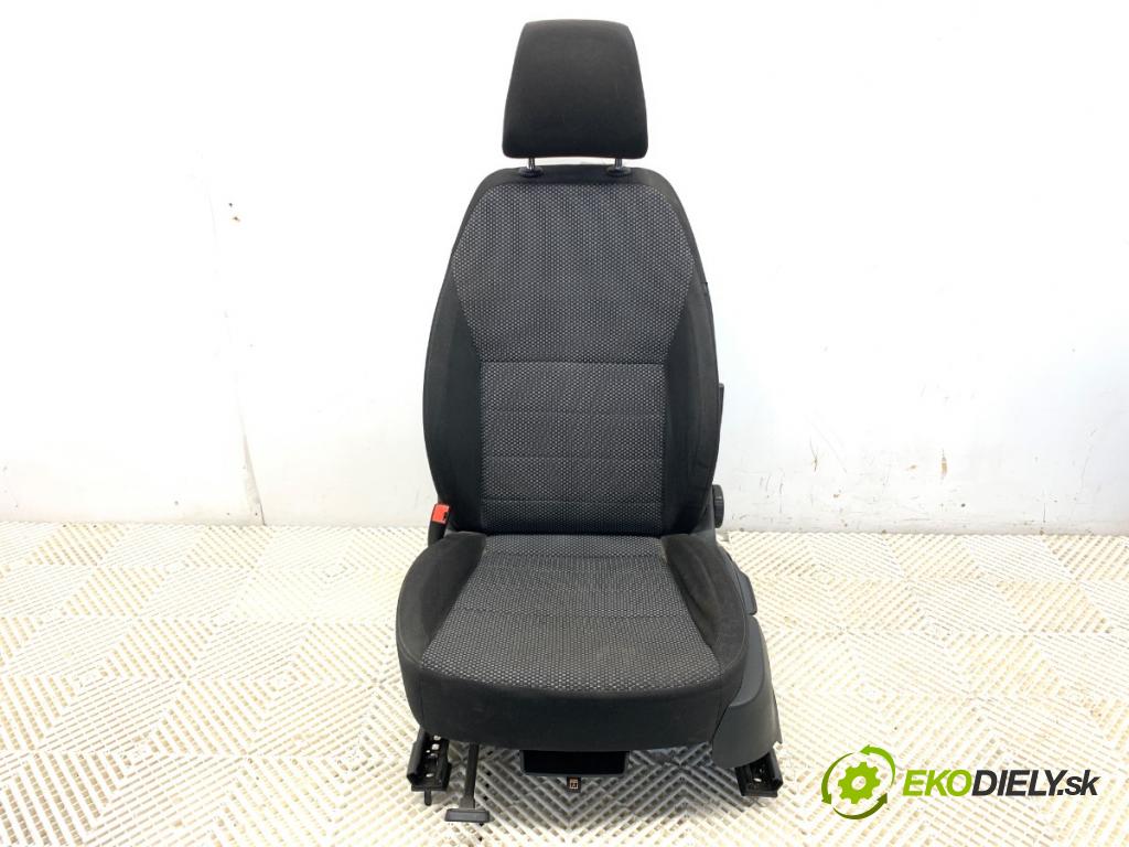 SKODA OCTAVIA III liftback 2013 132 kW 1.8 TSI 1798 Sedadlo ľavy predný 