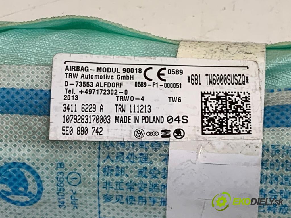 SKODA OCTAVIA III liftback 2013 132 kW 1.8 TSI 1798 stropní pravý 5E0880742