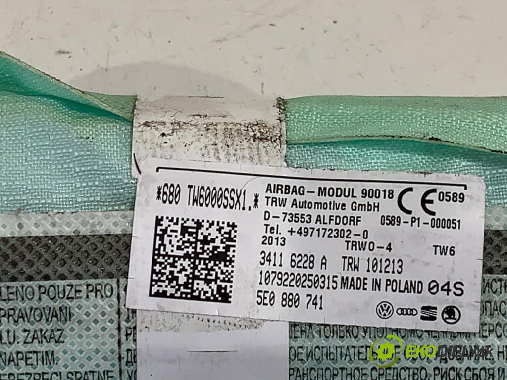 SKODA OCTAVIA III liftback 2013 132 kW 1.8 TSI 1798 stropní levý 5E0880741