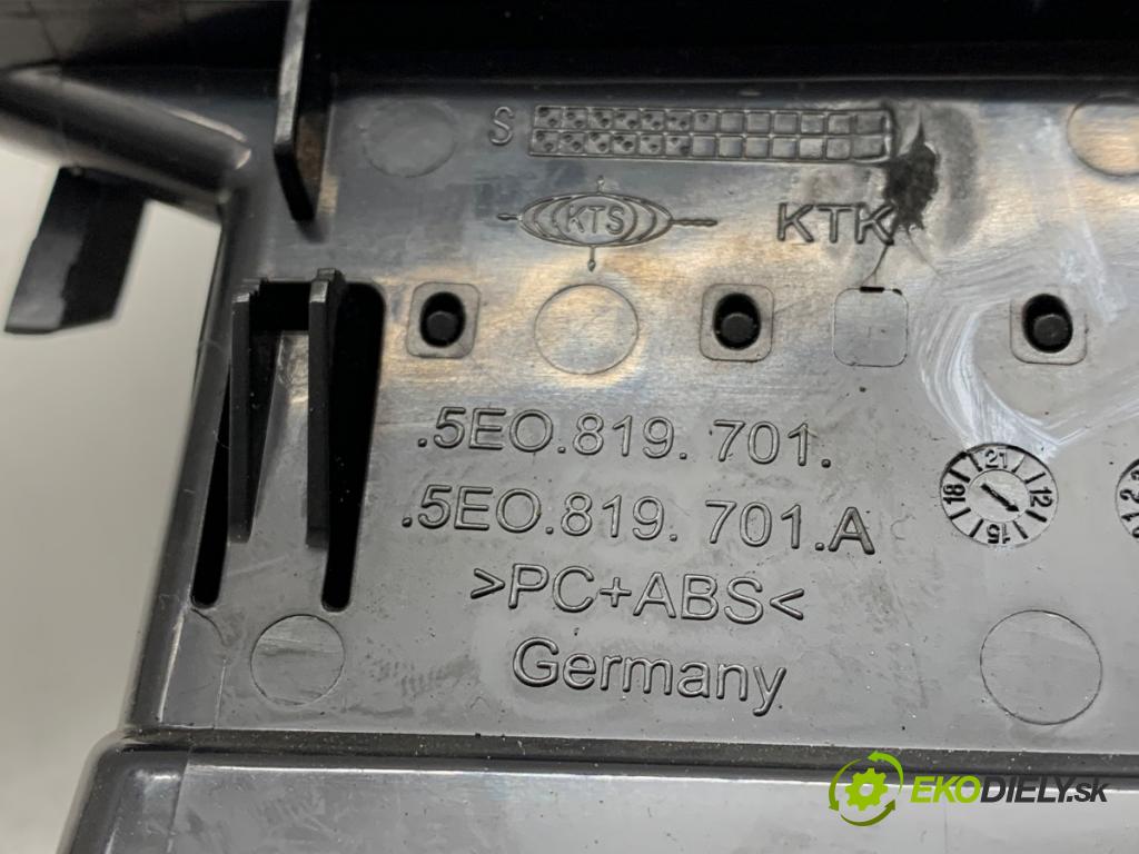 SKODA OCTAVIA III liftback 2013 132 kW 1.8 TSI 1798 mří topení levý přední část 5E0819701