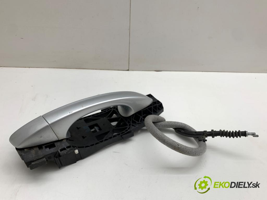 SKODA OCTAVIA III liftback 2013 132 kW 1.8 TSI 1798 klika vnejší pravý přední část 5L0837885C