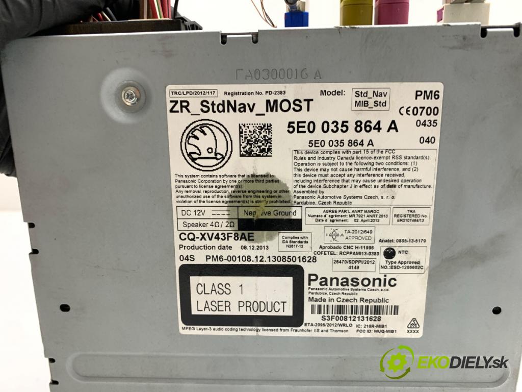 SKODA OCTAVIA III liftback 2013 132 kW 1.8 TSI 1798 CZYTNIK navigace 5E0035864A (Elektrosoučásti ostatní)