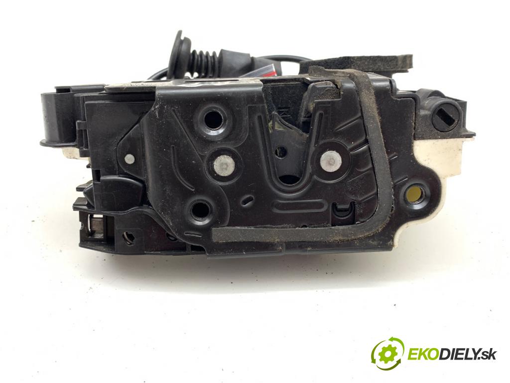SKODA OCTAVIA III liftback 2013 132 kW 1.8 TSI 1798 zámok dveře pravý přední část 5E1837016