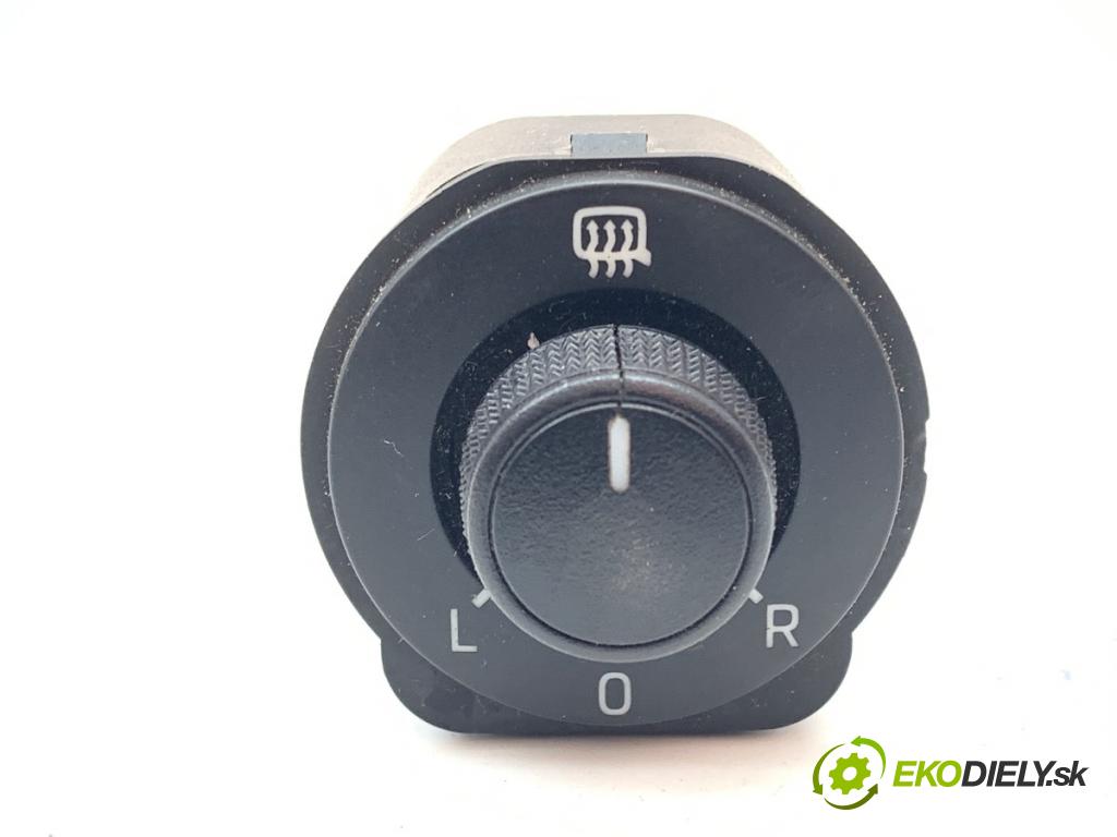 SKODA OCTAVIA III liftback 2013 132 kW 1.8 TSI 1798 přepínač nastavení zpětných zrcátek 5E0959565B (Páčky pod volantem)
