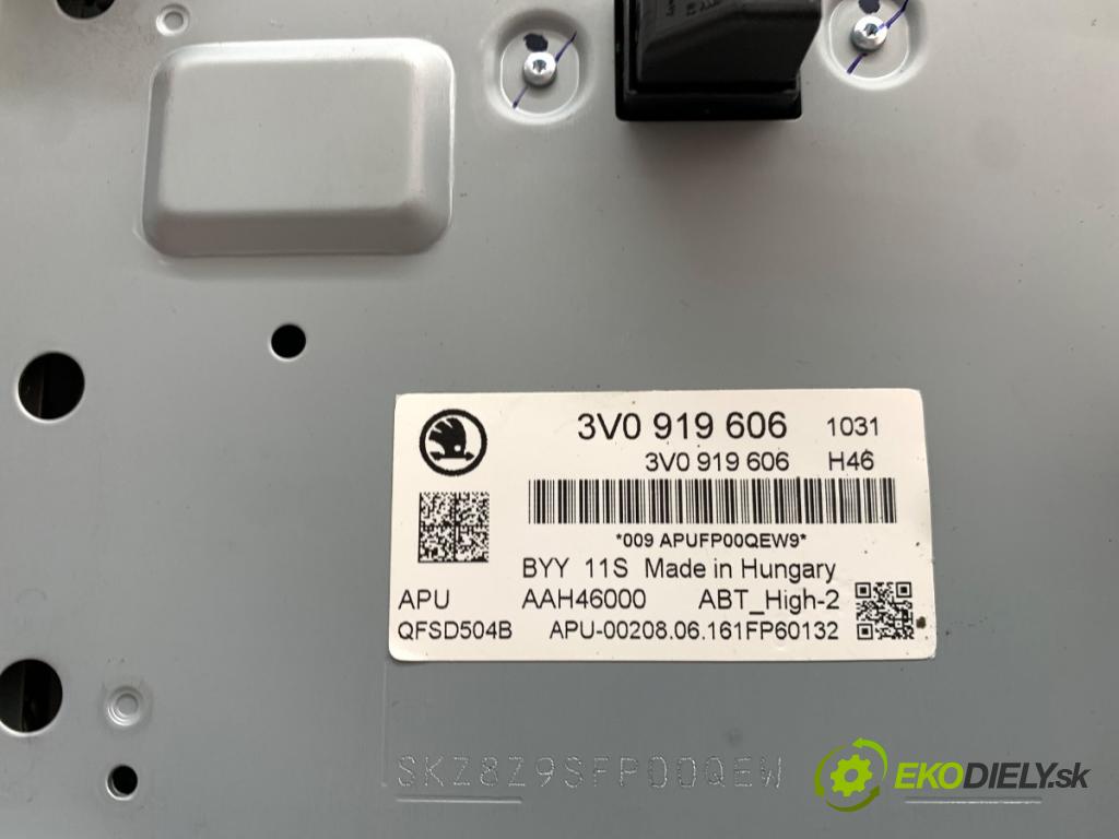 SKODA SUPERB III Kombi 2016 110 kW 2.0 TDI 1968 Displej 3V0919606 (Přístrojová deska)