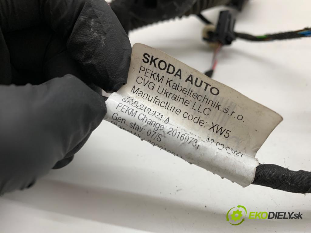 SKODA SUPERB III Kombi 2016 110 kW 2.0 TDI 1968 Káblovačka Dvere zad pravy 3V0971694Q