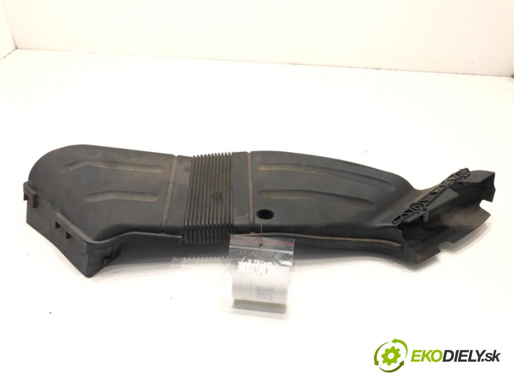 SEAT EXEO Kombi 2012 155 kW 2.0 TFSI 1984 Rúra přívod vzduchu 8E0129618H