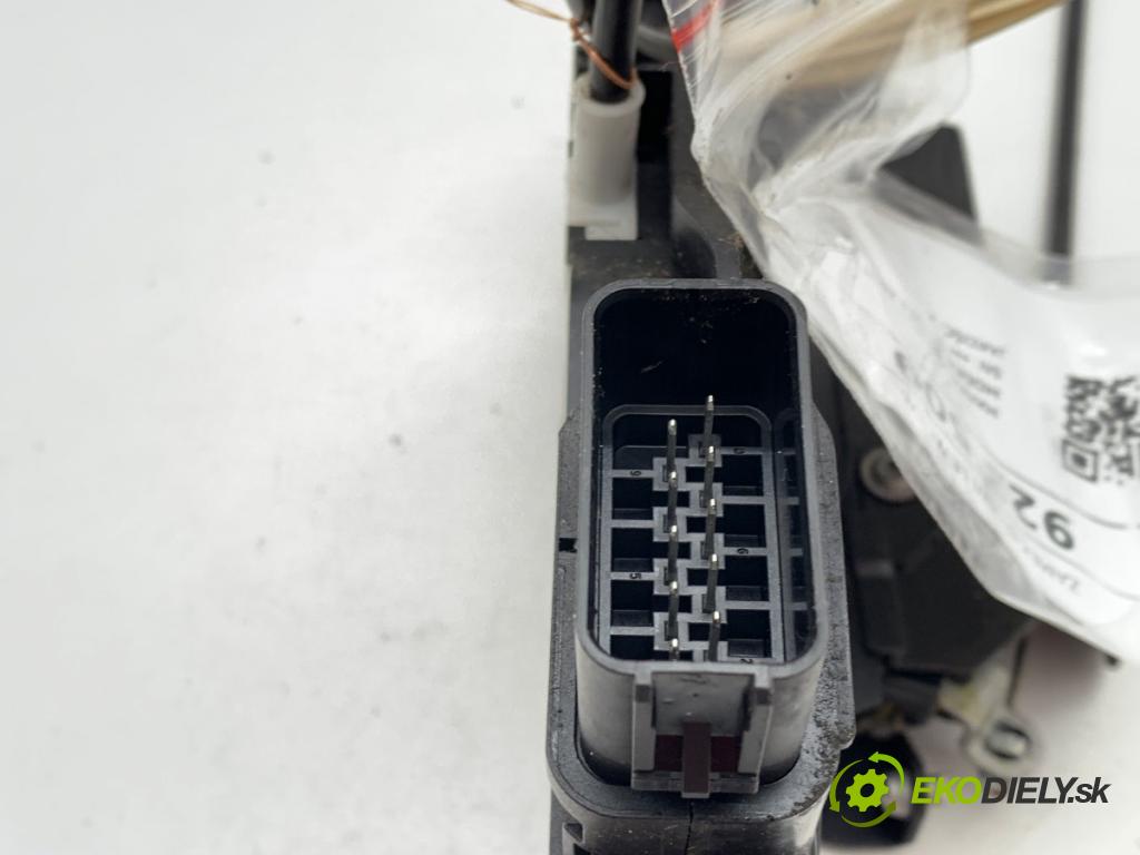 FORD KUGA I SUV 2010 100 kW 2.0 TDCi 1997 zámok dveře levý zadní část 8V4A-S26413-GA