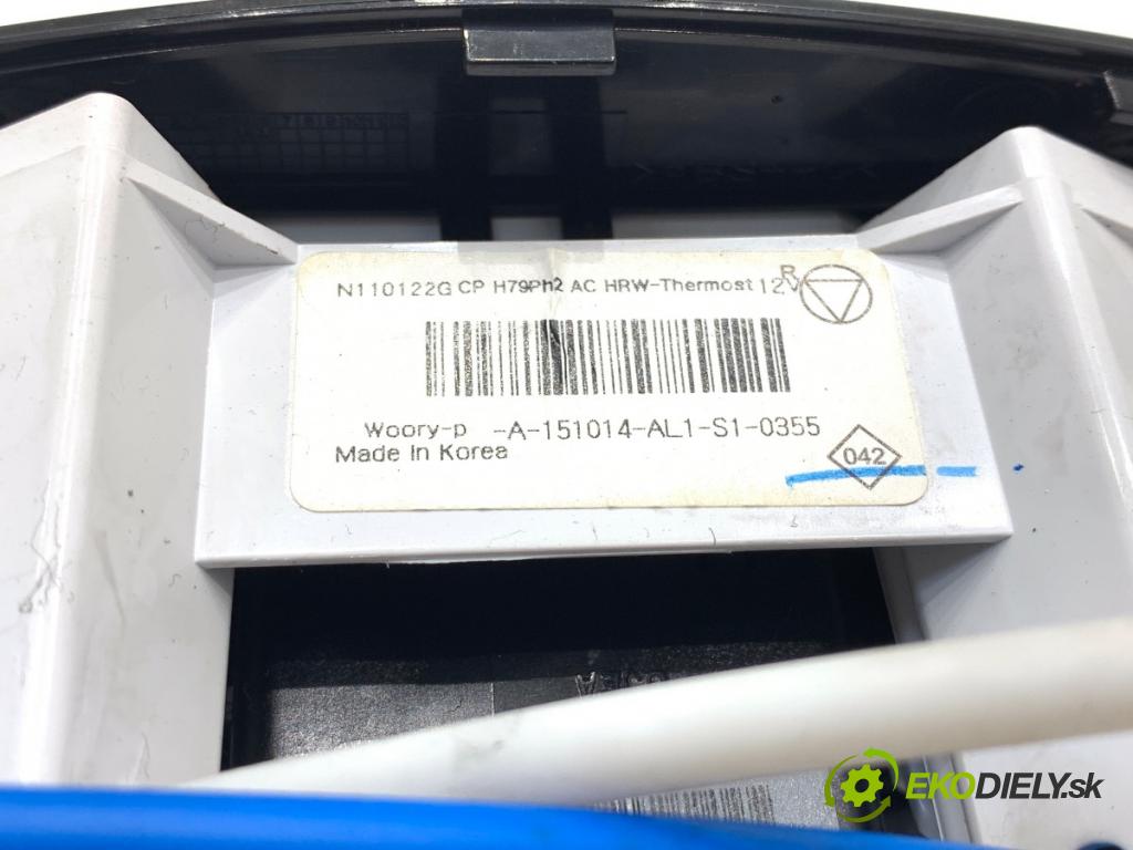 DACIA DUSTER SUV 2016 92 kW 1.2 TCe 125 1197 Panel ovládaní topení  (Páčky pod volantem)
