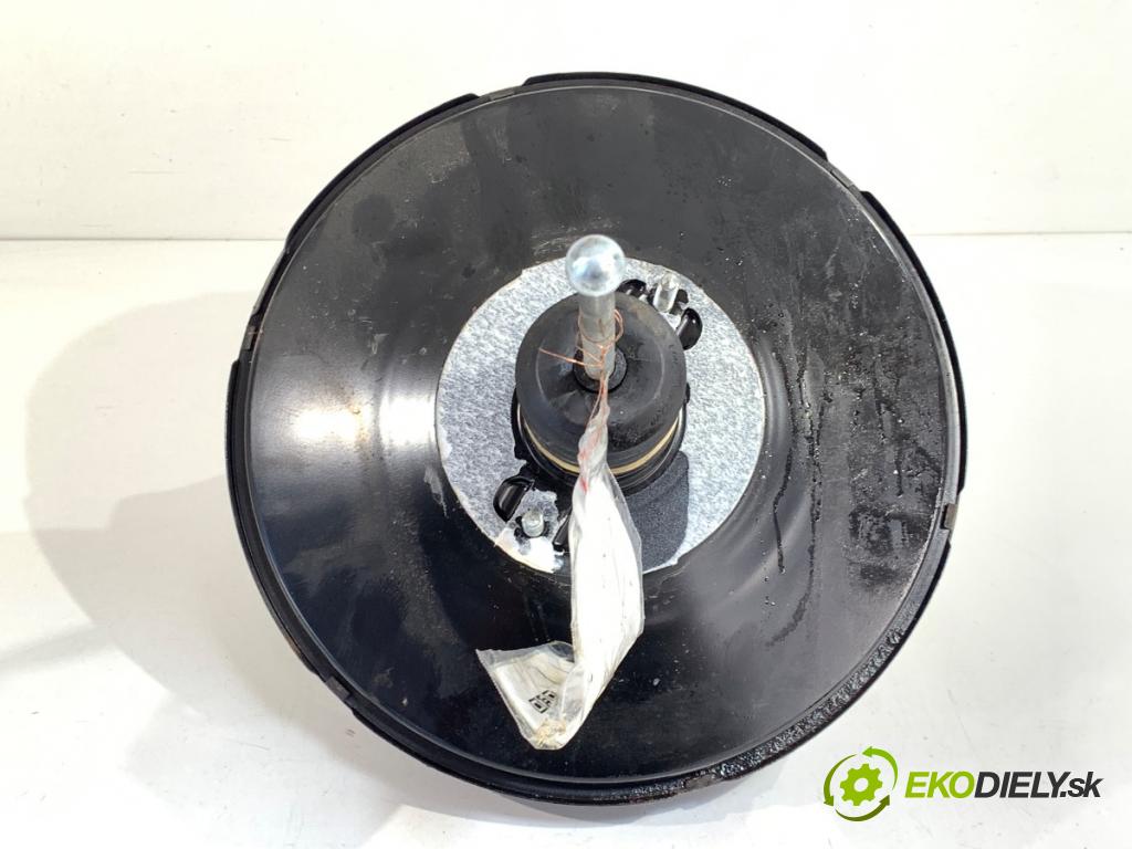SKODA OCTAVIA III liftback 2013 132 kW 1.8 TSI 1798 posilovač bŕzd 5Q1614105BT