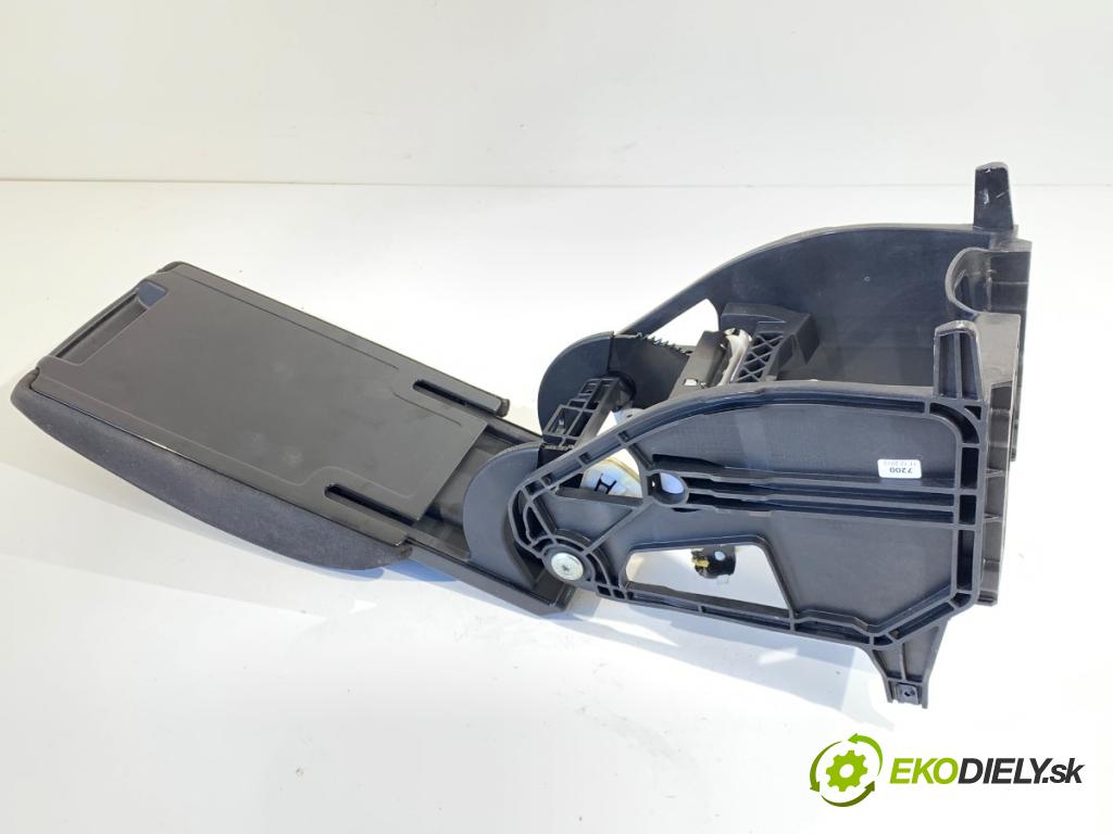 SKODA OCTAVIA III liftback 2013 132 kW 1.8 TSI 1798 loketní opěrka 5E0864207 (Loketní opěrka)