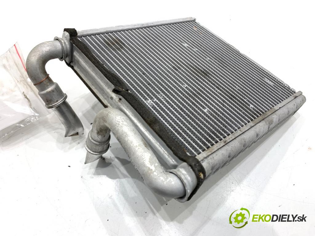 SKODA OCTAVIA III liftback 2013 132 kW 1.8 TSI 1798 topné těleso radiátor topení 5Q0819031A (Radiátor topení)