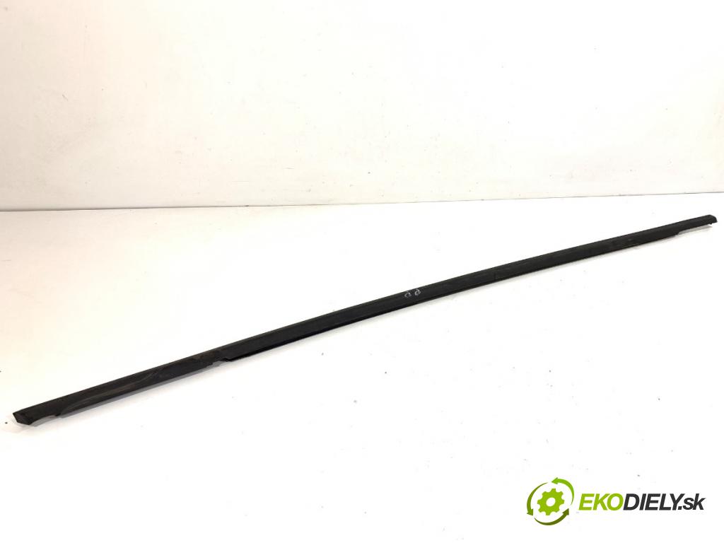 SKODA OCTAVIA III liftback 2013 132 kW 1.8 TSI 1798 lišta Sbírání: přední část pravý 5E0837477