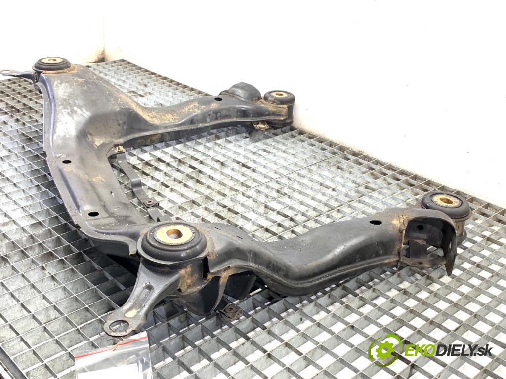 SEAT EXEO Kombi 2012 155 kW 2.0 TFSI 1984 výztuha pod motor 8E0399313BD (Přední výztuha)