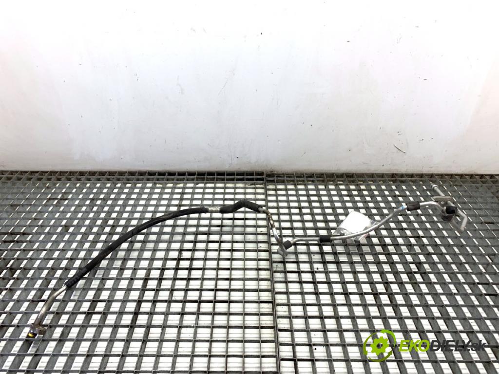 SEAT EXEO Kombi 2012 155 kW 2.0 TFSI 1984 rúrka klimatizace  (Trubka klimatizace)