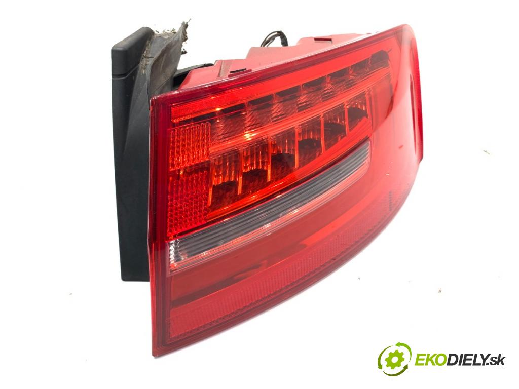 AUDI A4 B8 sedan 2012 125 kW 1.8 TFSI 1798 světlo pravý zadní část 01091602