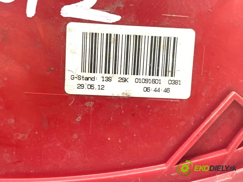 AUDI A4 B8 sedan 2012 125 kW 1.8 TFSI 1798 světlo levý zadní část 01091601