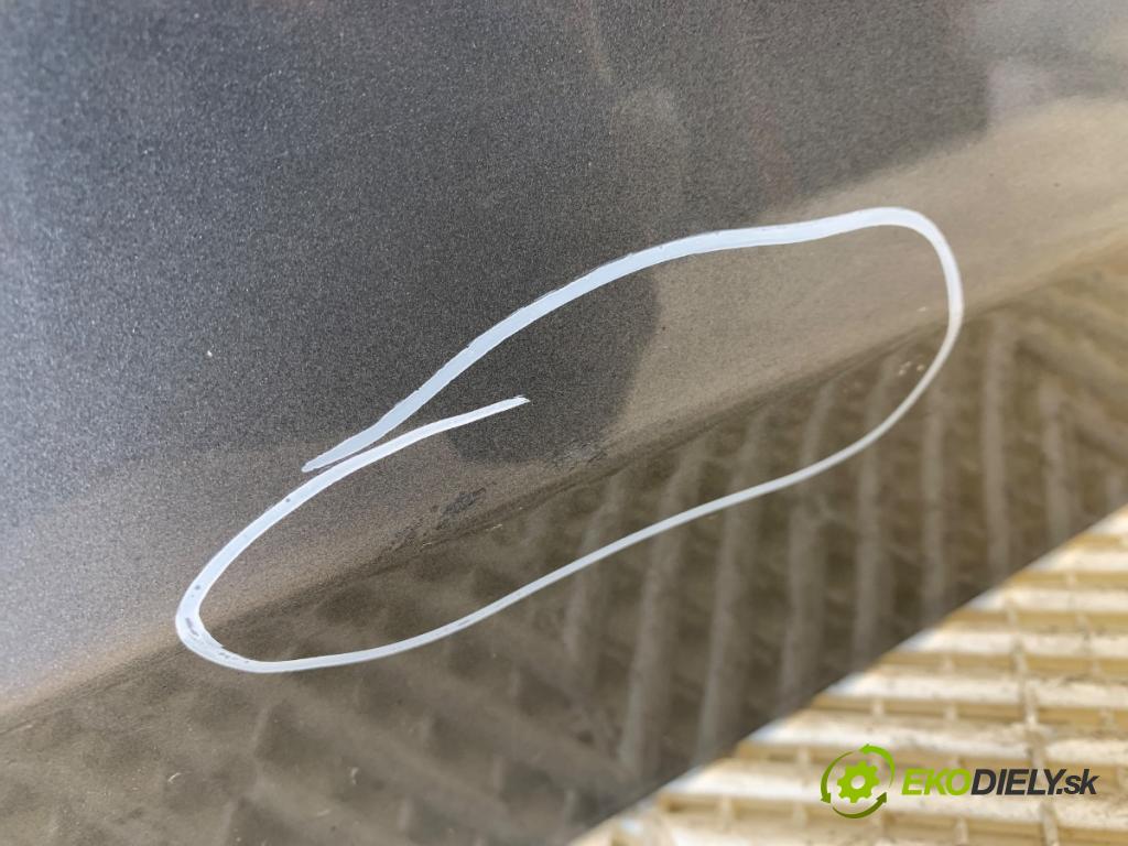 AUDI A4 B8 sedan 2012 125 kW 1.8 TFSI 1798 dveře pravý zadní část LX7R: