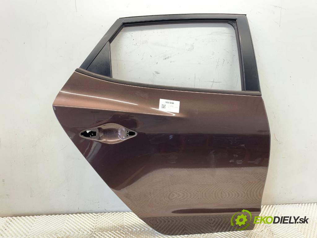 HYUNDAI ix35 SUV 2010 120 kW 2.0 1998 Dvere pravy zad 