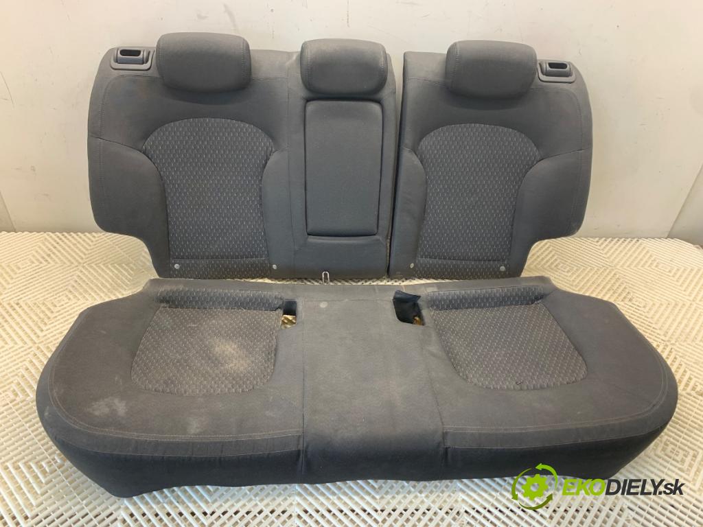 HYUNDAI ix35 SUV 2010 120 kW 2.0 1998 Sedadlo druhý rad 