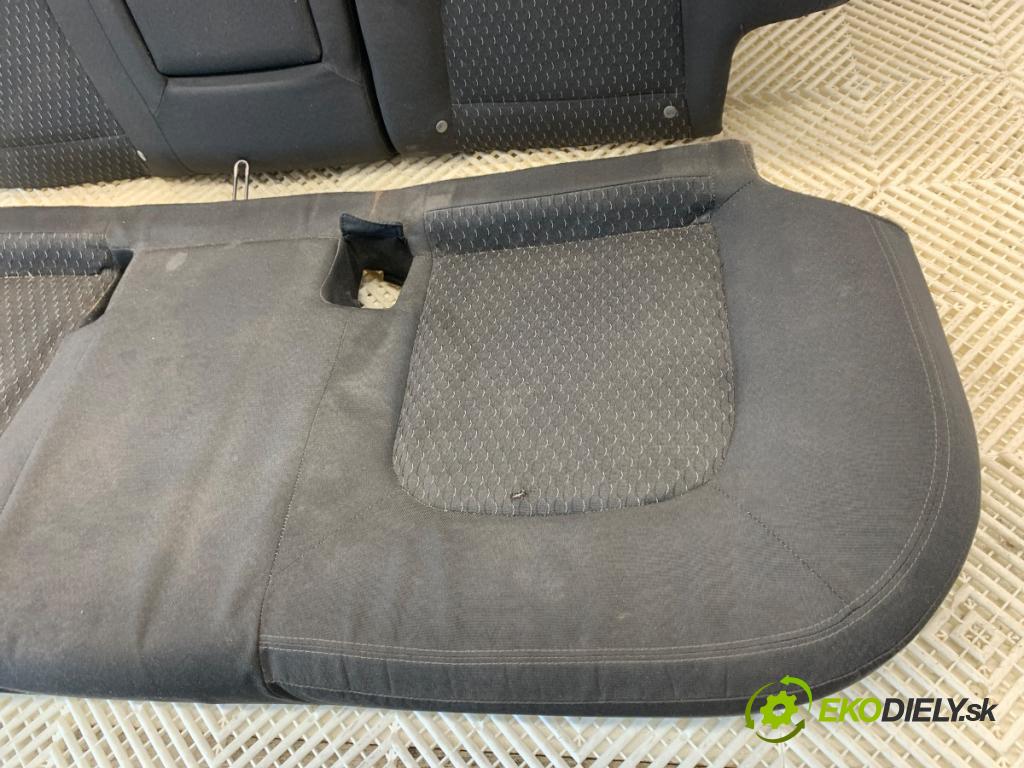 HYUNDAI ix35 SUV 2010 120 kW 2.0 1998 sedadlo druhý VLÁDA: