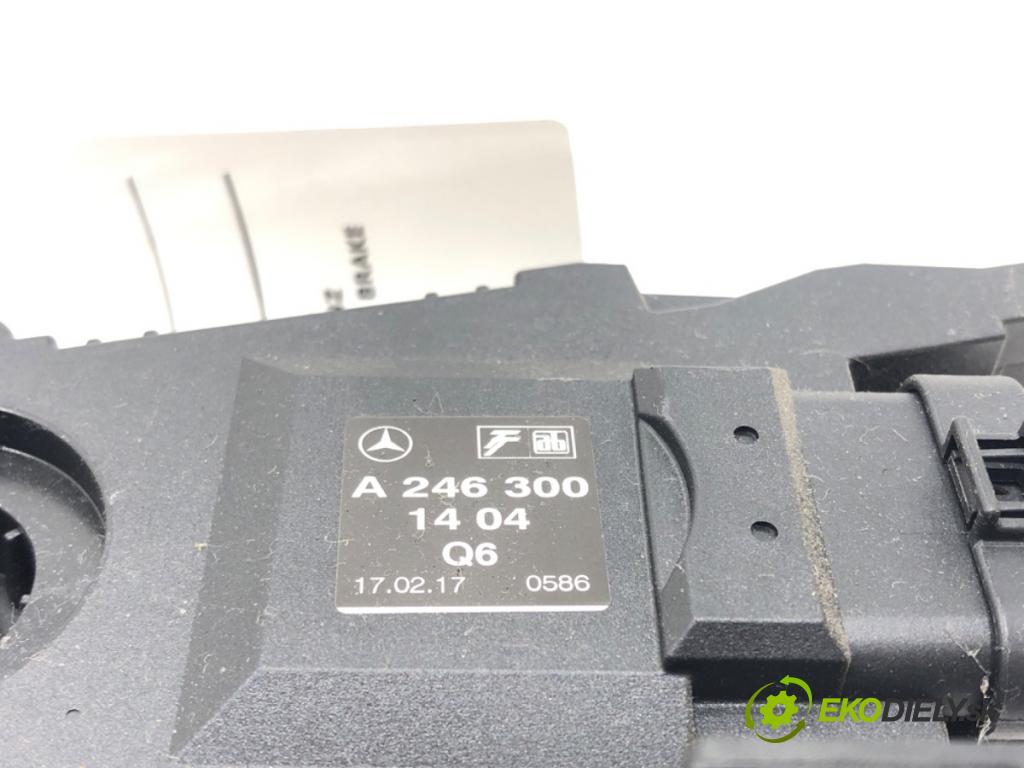 MERCEDES-BENZ CLA Shooting Brake Kombi 2017 100 kW CLA 200 CDI / d (117.908) 2143 potenciometr plynového pedálu A2463001404 (Potenciometr plynového pedálu)