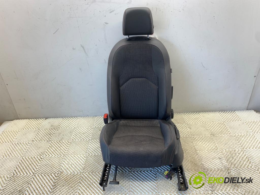 SEAT LEON III liftback 2019 110 kW 1.5 TSI 1495 Sedadlo ľavy predný 