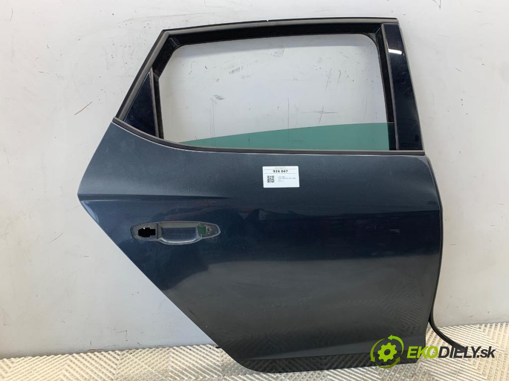 SEAT LEON III liftback 2019 110 kW 1.5 TSI 1495 Dvere pravy zad 
