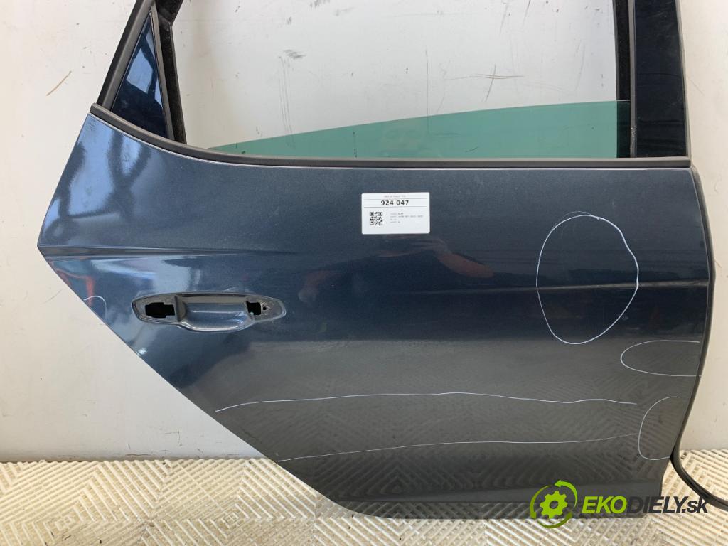 SEAT LEON III liftback 2019 110 kW 1.5 TSI 1495 dveře pravý zadní část