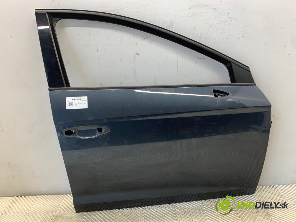 SEAT LEON III liftback 2019 110 kW 1.5 TSI 1495 dveře pravý přední část 