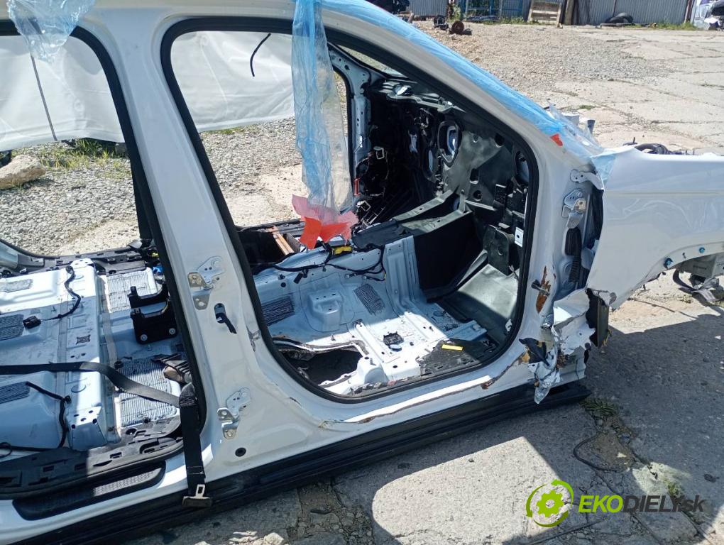 JEEP GRAND CHEROKEE WL SUV 2021 210 kW 3.6 4WD 3604 KAROSERIA ČTVRŤÁK blatník práh střecha PODŁUŻNICA