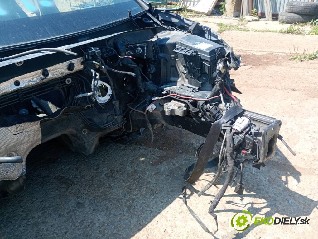 SEAT LEON III Kombi 2015 110 kW 2.0 TDI 1968 KAROSERIA ČTVRŤÁK blatník práh střecha PODŁUŻNICA