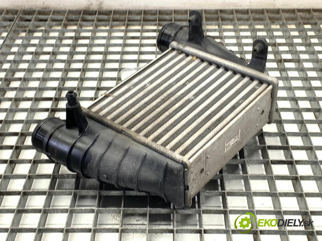 SEAT EXEO Kombi 2012 155 kW 2.0 TFSI 1984 intercooler pravý 8E0145806Q (Intercooler (chladič stlačeného vzduchu))
